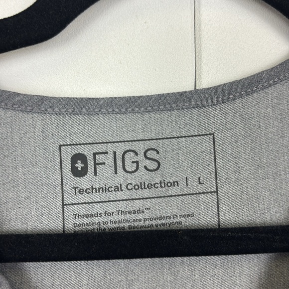 FIGS Casma Three Pocket Scrub Top Gray Graphite Womens Large Style FW1100 - Picture 2 of 4